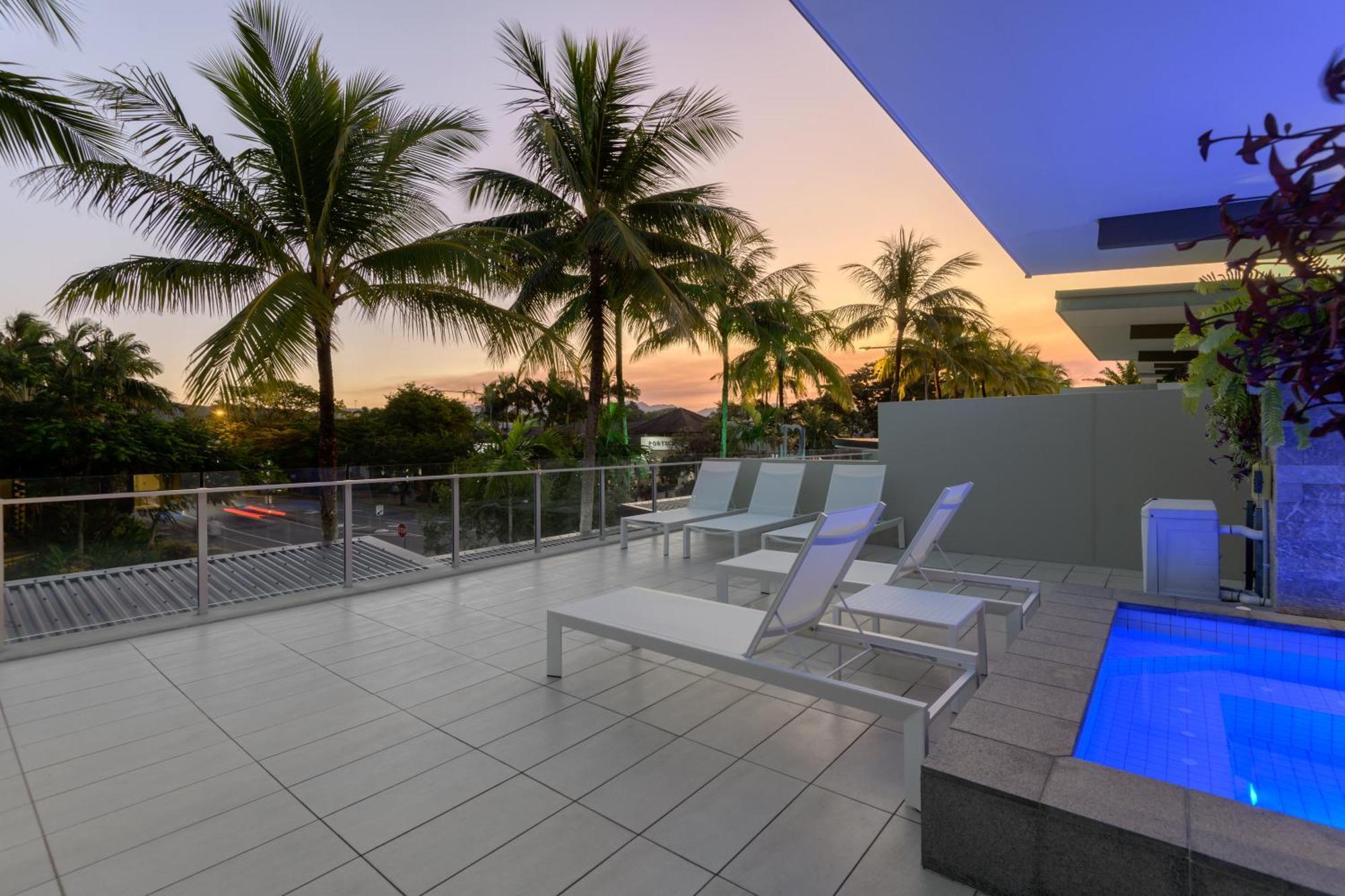 Coconut Grove Lejlighedshotel Port Douglas Eksteriør billede