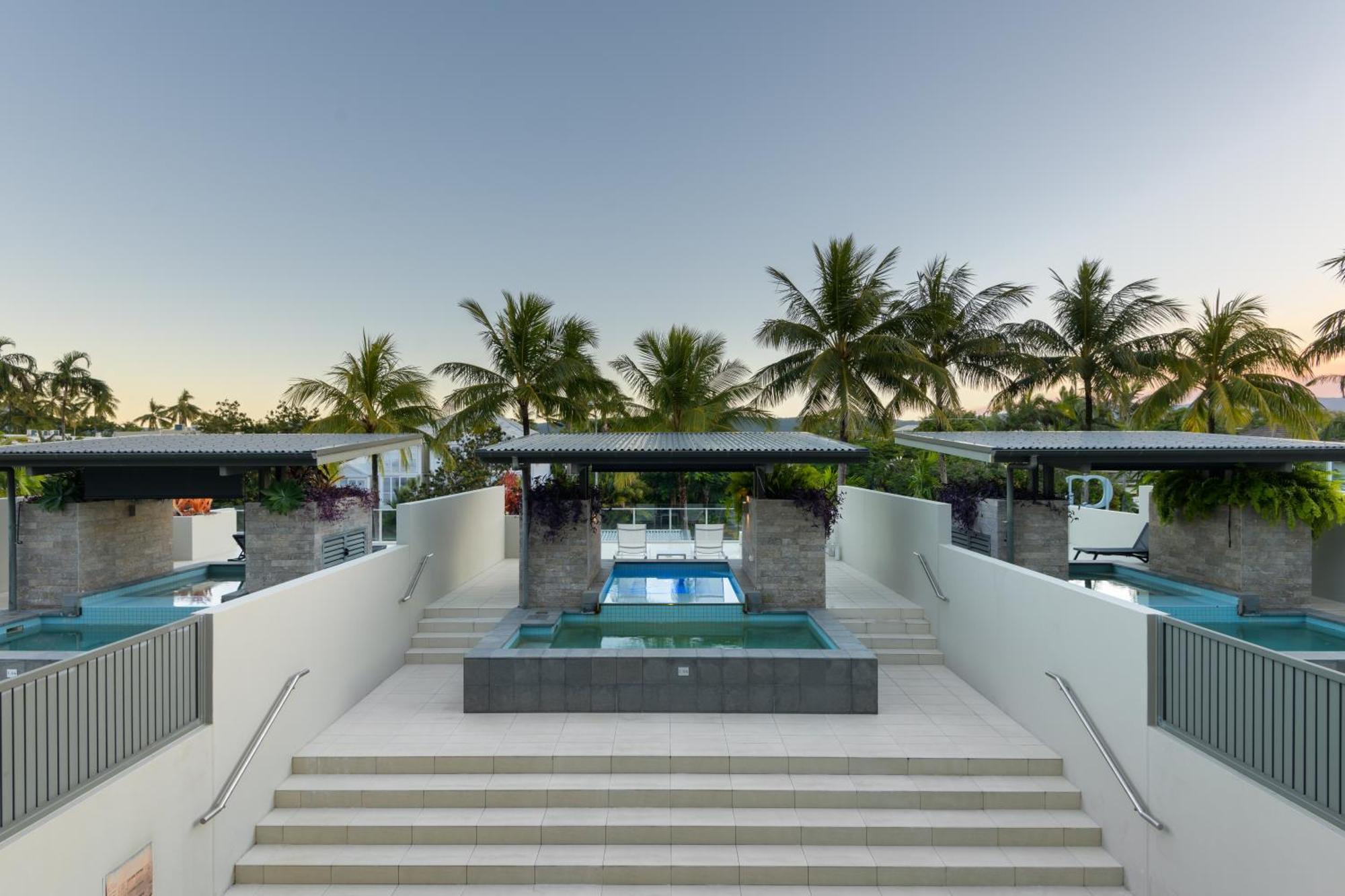 Coconut Grove Lejlighedshotel Port Douglas Eksteriør billede